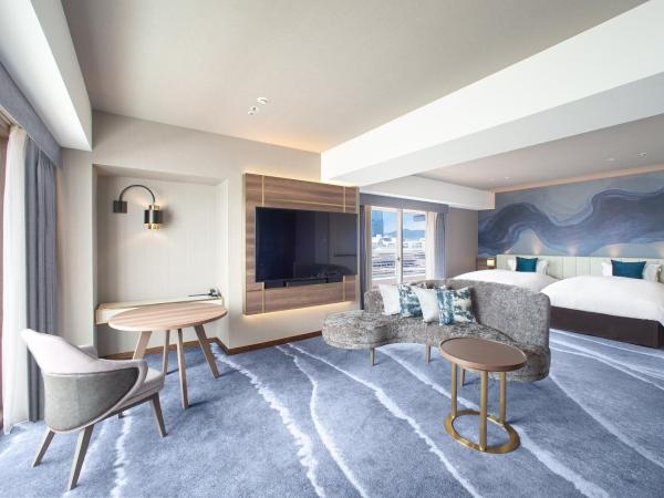 Kobe Meriken Park Oriental Hotel : photo 2 de la chambre junior corner suite wide balcony south view