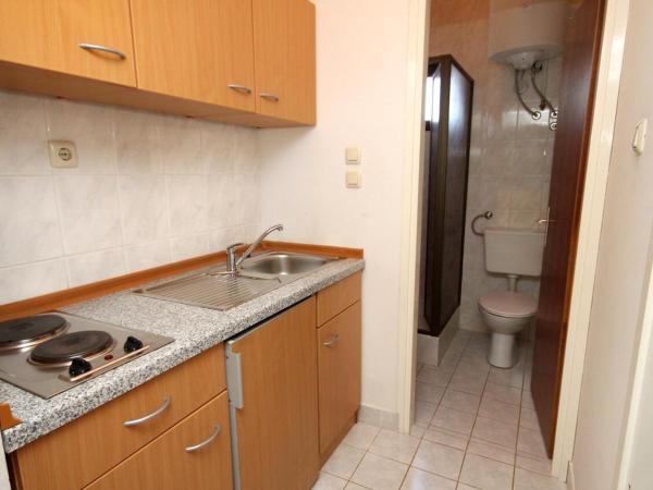 Apartments and rooms with parking space Vodice - 6260 : photo 5 de la chambre chambre double