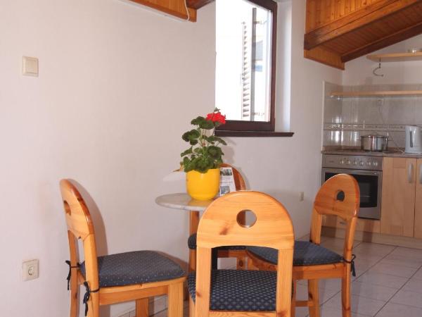 Apartments and rooms with parking space Vodice - 6260 : photo 8 de la chambre appartement 1 chambre avec balcon