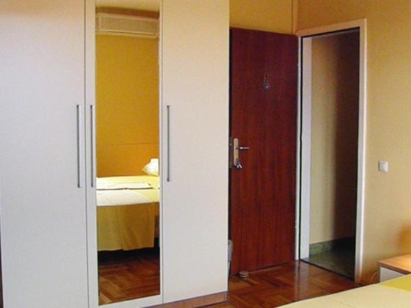 Apartments and rooms with parking space Vodice - 6260 : photo 3 de la chambre chambre double