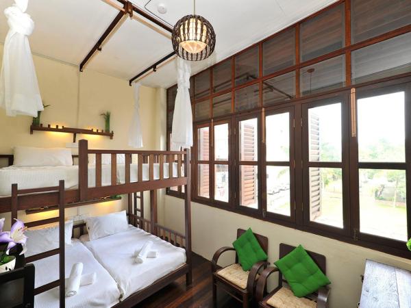 Silver Shine Guesthouse : photo 3 de la chambre chambre quadruple avec salle de bains commune