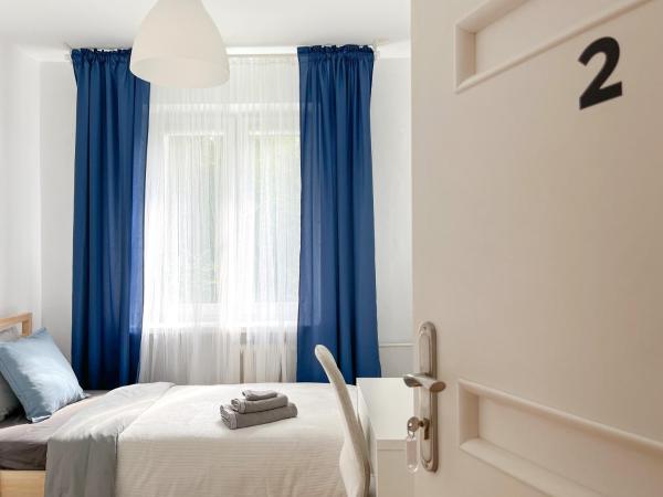 Flower House Warsaw Chopin Airport : photo 4 de la chambre chambre simple standard avec salle de bains commune