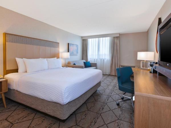 Crowne Plaza Columbus North - Worthington, an IHG Hotel : photo 8 de la chambre chambre king standard avec canapé-lit