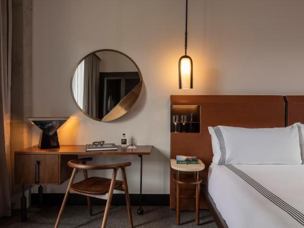 Thompson Denver, by Hyatt : photo 10 de la chambre chambre lit king-size - vue sur ville