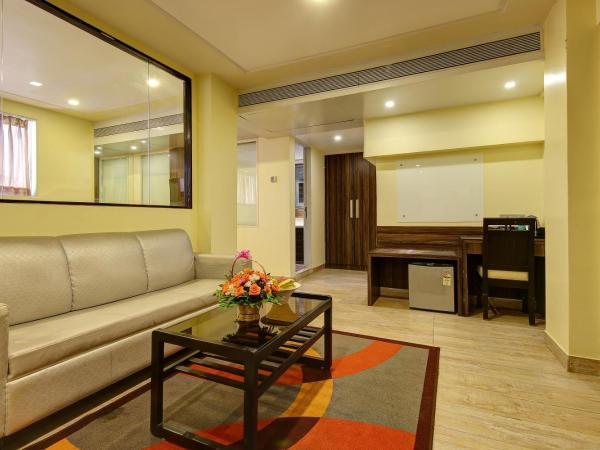 Hotel Mumbai House Juhu, Santacruz West, Mumbai : photo 9 de la chambre suite familiale