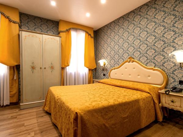 Hotel Santa Marina : photo 10 de la chambre chambre double ou lits jumeaux