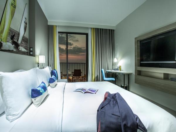 Mercure Pattaya Ocean Resort : photo 5 de la chambre chambre lit king-size deluxe - vue sur océan