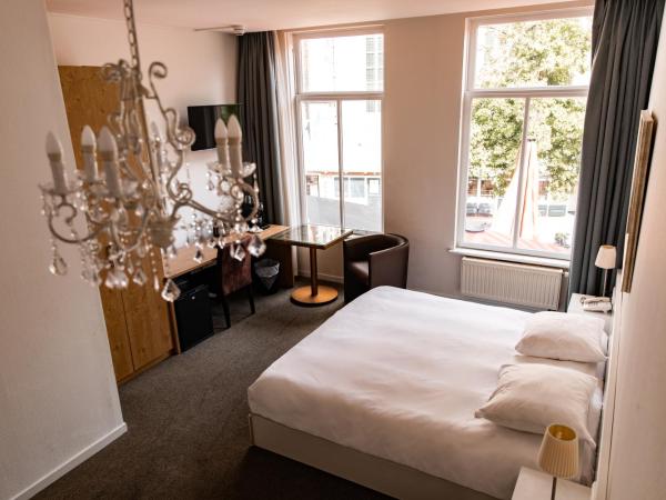 Ambassador City Centre Hotel : photo 7 de la chambre chambre classique - vue sur Église