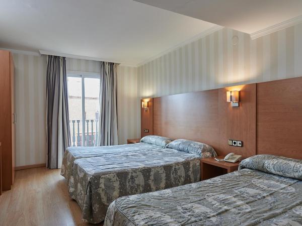 Ramblas Hotel : photo 9 de la chambre chambre double avec lit d'appoint