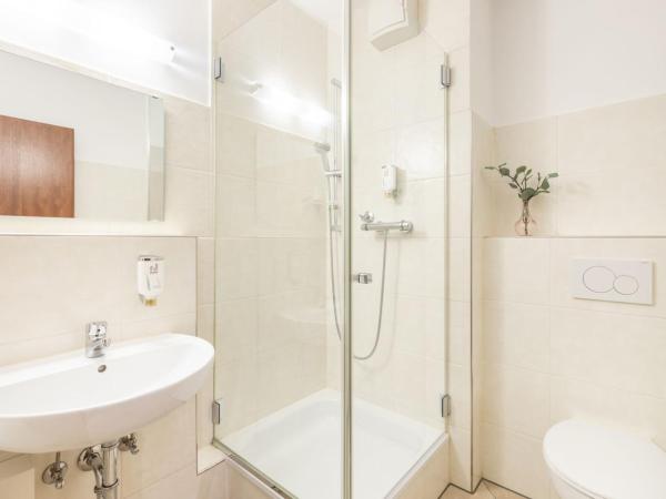 acora Düsseldorf Living the City - Apartments : photo 4 de la chambre appartement supérieur