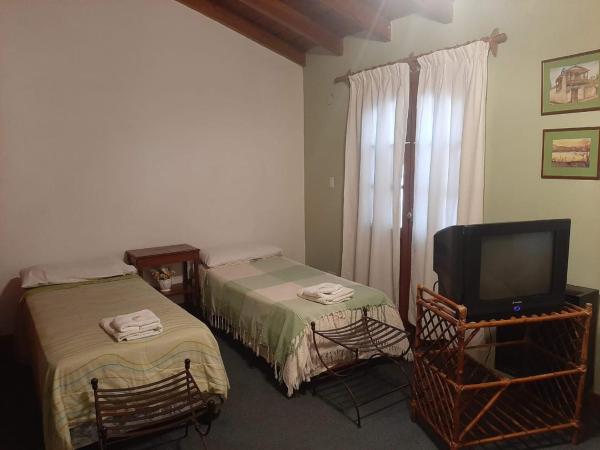 Caseros 44 B&B : photo 6 de la chambre chambre quadruple avec salle de bains privative