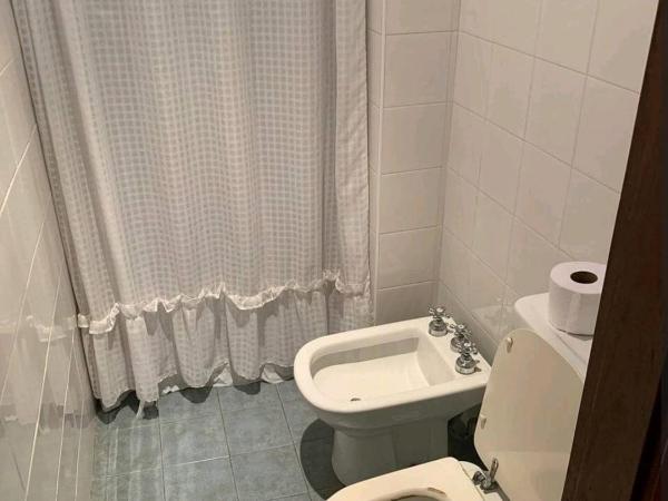 Caseros 44 B&B : photo 7 de la chambre chambre quadruple avec salle de bains privative