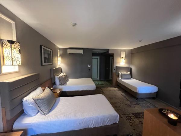 All Seasons Hotel : photo 9 de la chambre chambre familiale