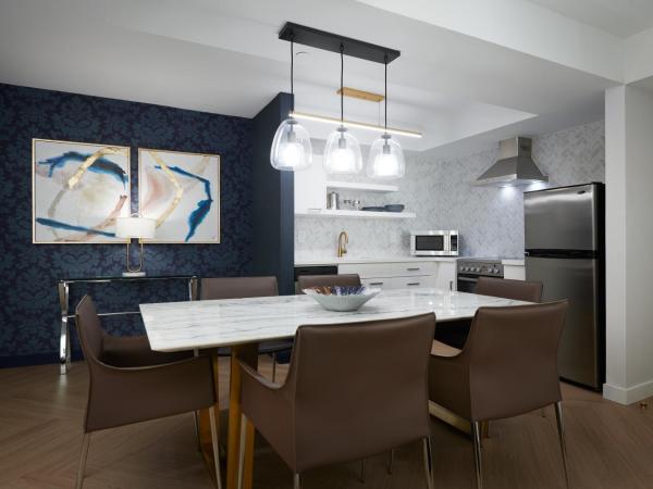 Pantages Hotel Toronto Centre : photo 4 de la chambre suite lit king-size signature pantages