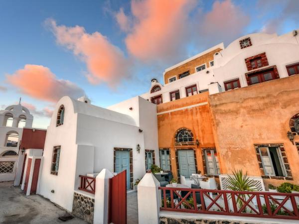 Aigialos Luxury Traditional Settlement : photo 9 de la chambre hébergement dans d'authentiques maisons de santorin (famille)