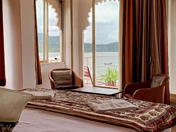 Peacock Guest House - Lake View Hotel In Udaipur : photo 3 de la chambre chambre double – vue sur lac