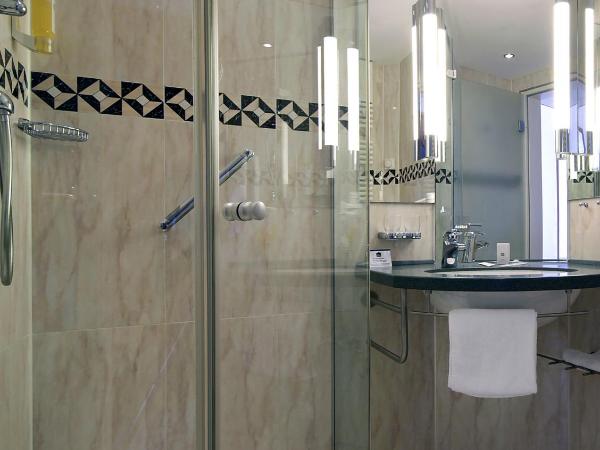 Mercure Hotel Dortmund Messe : photo 5 de la chambre chambre double ou lits jumeaux standard