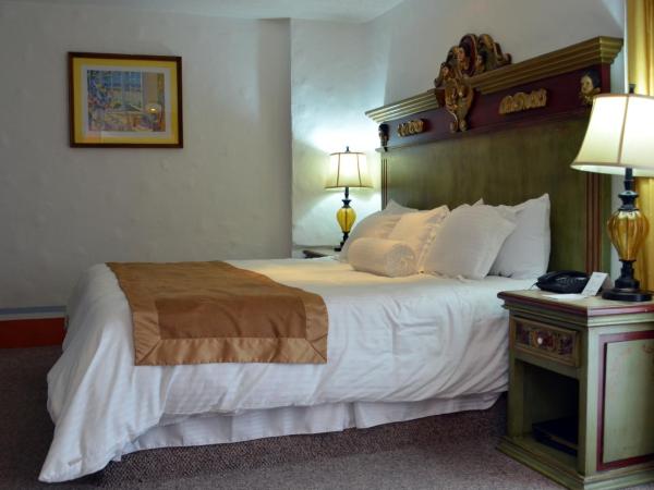 Howard Johnson by Wyndham Morelia Calle Real : photo 5 de la chambre suite lit king-size – non-fumeurs