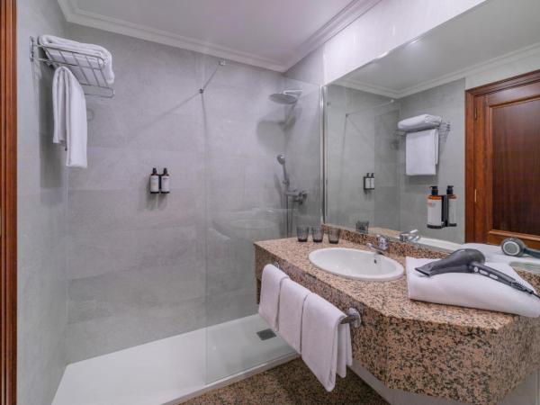 Hotel Santiago Plaza Affiliated by Meliá : photo 2 de la chambre chambre triple