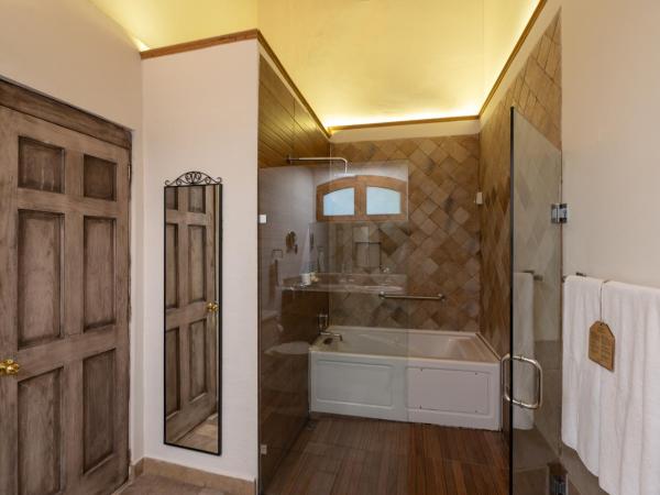 Casa De Sierra Azul : photo 1 de la chambre chambre lit king-size avec baignoire spa