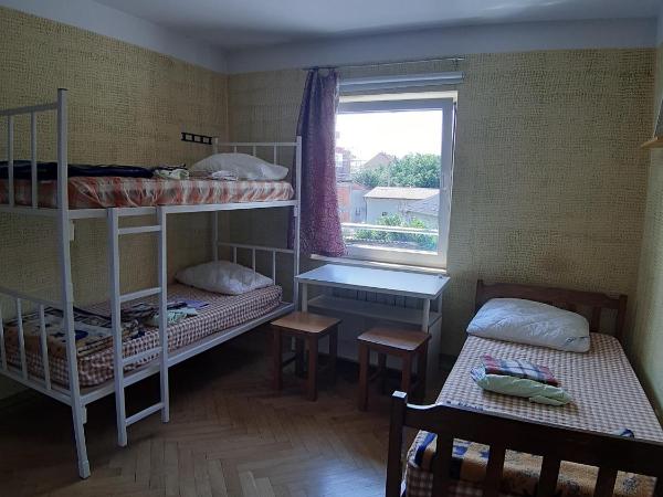 Apartments and rooms with WiFi Zagreb - 15959 : photo 2 de la chambre chambre familiale