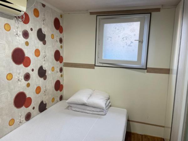 Chloe Hostel : photo 6 de la chambre chambre double