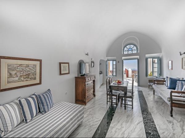 Aigialos Luxury Traditional Settlement : photo 7 de la chambre hébergement dans d'authentiques maisons de santorin (famille)