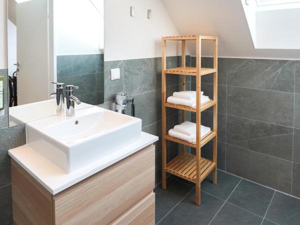 Citadines South Vienna : photo 5 de la chambre studio supérieur avec balcon