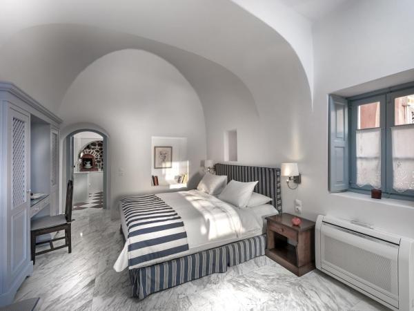 Aigialos Luxury Traditional Settlement : photo 5 de la chambre résidences authentiques santorinia