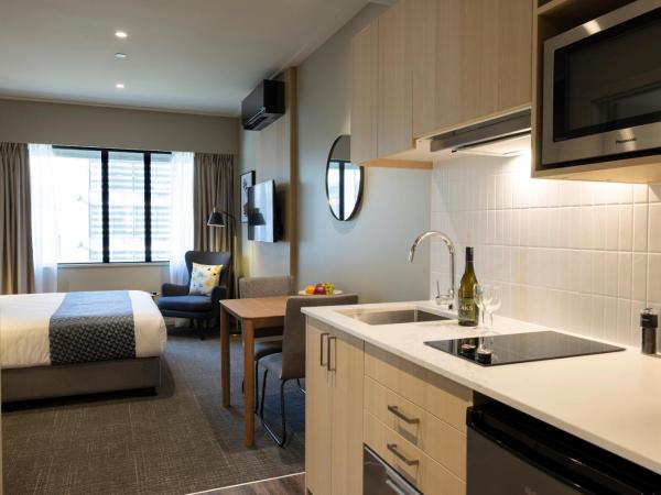 Quest 256 Lambton : photo 3 de la chambre studio