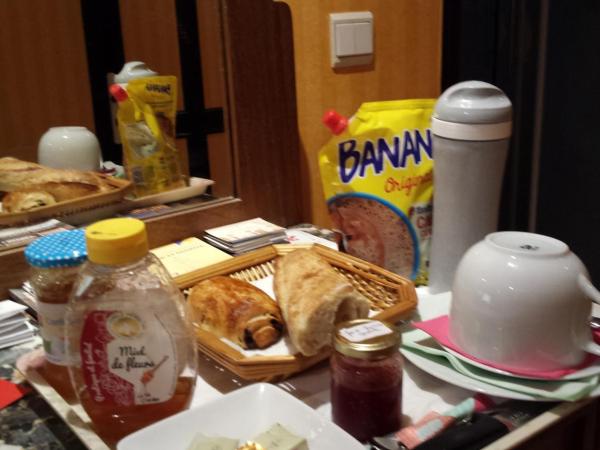 Chambres d'hôtes Olry : photo 8 de la chambre chambre double avec salle de bains privative