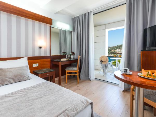 Hotel Uvala : photo 10 de la chambre chambre double/lits jumeaux - balcon et vue sur mer