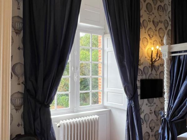 24H LE MANS Château de Lauresse chambres d'hôtes Luxe : photo 6 de la chambre chambre double avec salle de bains privative