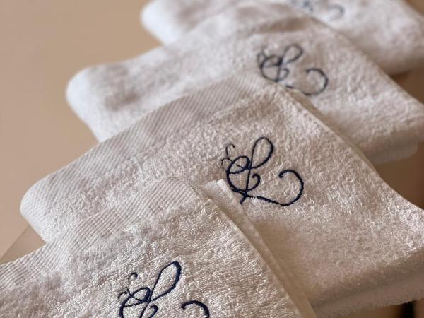 24H LE MANS Château de Lauresse chambres d'hôtes Luxe : photo 3 de la chambre chambre double familiale