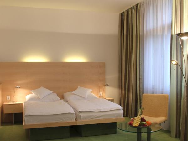 Hotel DAP : photo 2 de la chambre chambre double avec balcon