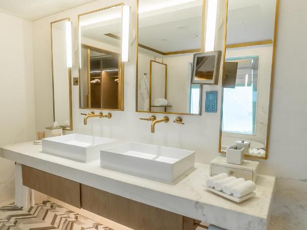 Jumeirah Beach Hotel Dubai : photo 7 de la chambre suite al marsa avec balcon privé - petit-déjeuner et goûter quotidiens, boissons et amuse-bouche en soirée, accès au salon club avec rafraîchissements toute la journée et accès au parc aquatique wild wadi