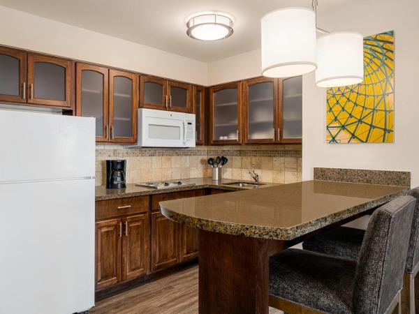 Staybridge Suites Oklahoma City-Quail Springs, an IHG Hotel : photo 2 de la chambre suite 1 chambre avec 2 lits doubles