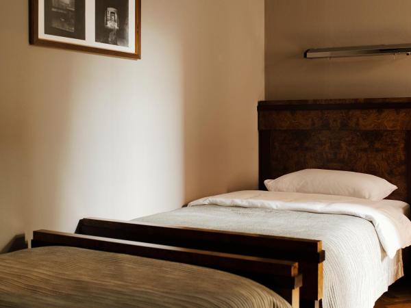 Hotel Monopol : photo 2 de la chambre chambre lits jumeaux