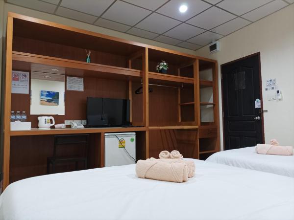 Double D Rooms & Cafe : photo 10 de la chambre chambre triple Économique