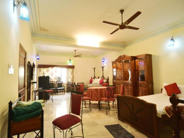 Sneh Deep Guest House : photo 2 de la chambre chambre familiale avec balcon