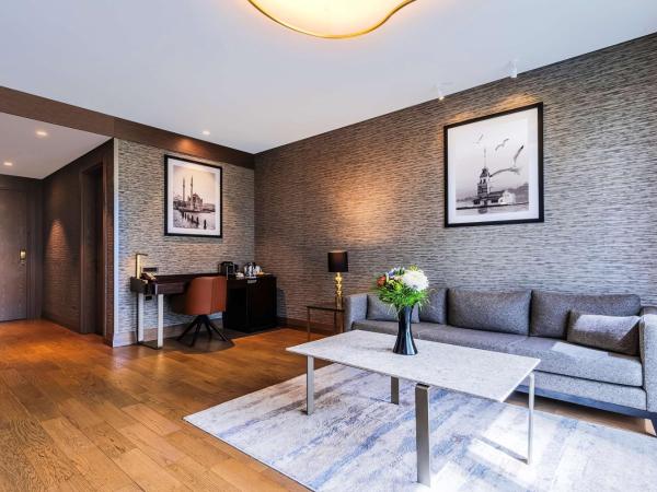 Radisson Collection Hotel, Vadistanbul : photo 6 de la chambre suite 1 chambre - vue sur ville et forêt