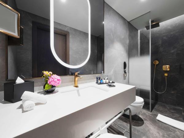 Radisson Collection Hotel, Vadistanbul : photo 6 de la chambre suite junior - vue sur ville et forêt