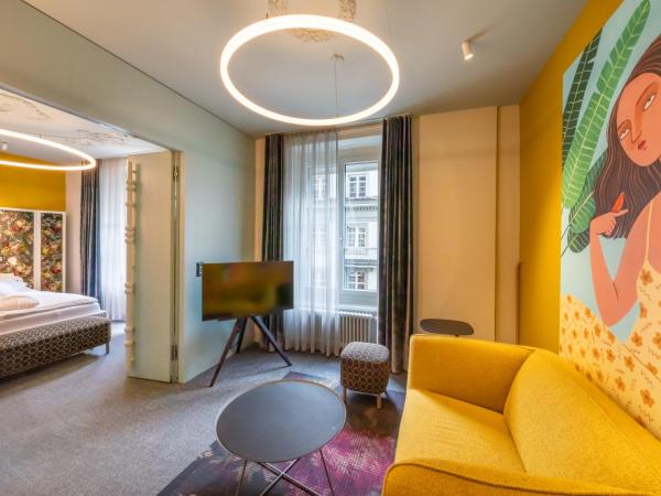 BOUTIQUE Hotel by Continental Park : photo 1 de la chambre suite boutique avec balcon