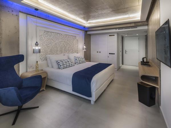 Cretan Blue Beach Hotel : photo 1 de la chambre standard room side sea view