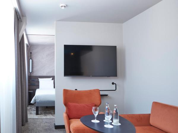 Novotel München City : photo 4 de la chambre chambre double exécutive avec canapé-lit