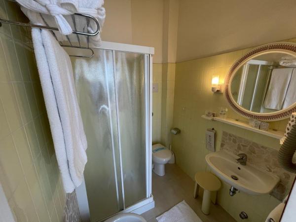 Hotel Universo : photo 5 de la chambre chambre double standard