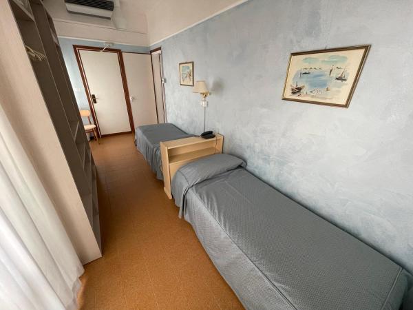 Hotel Universo : photo 5 de la chambre 2 chambres communicantes