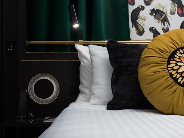 QT Perth : photo 4 de la chambre chambre lit king-size - accessible aux personnes à mobilité réduite