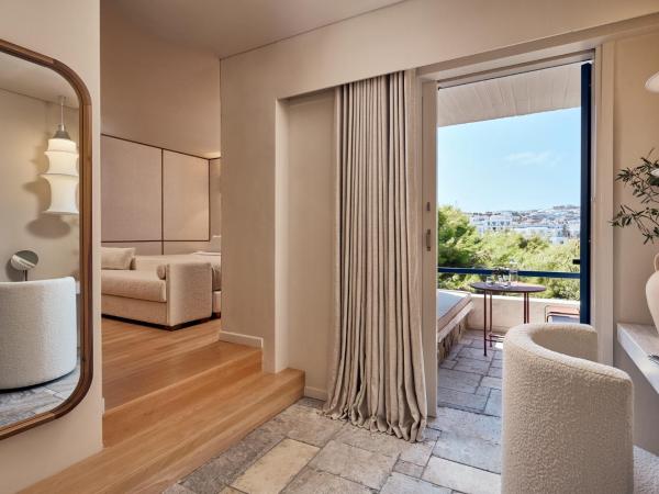 Mykonos Theoxenia, a member of Design Hotels : photo 1 de la chambre chambre supérieure - vue latérale sur mer