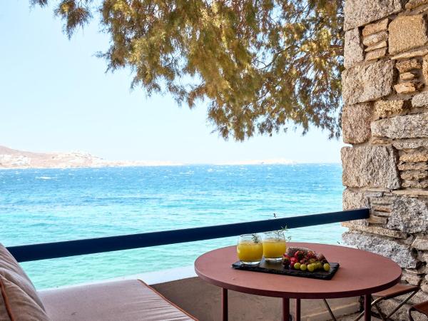 Mykonos Theoxenia, a member of Design Hotels : photo 7 de la chambre chambre supérieure - front de mer